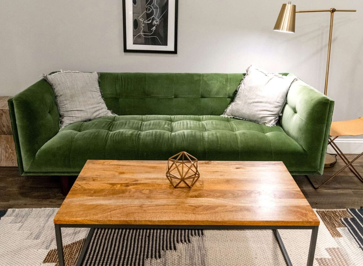 High-Performance Mesh Task Chair with Adaptive Lumbar Support